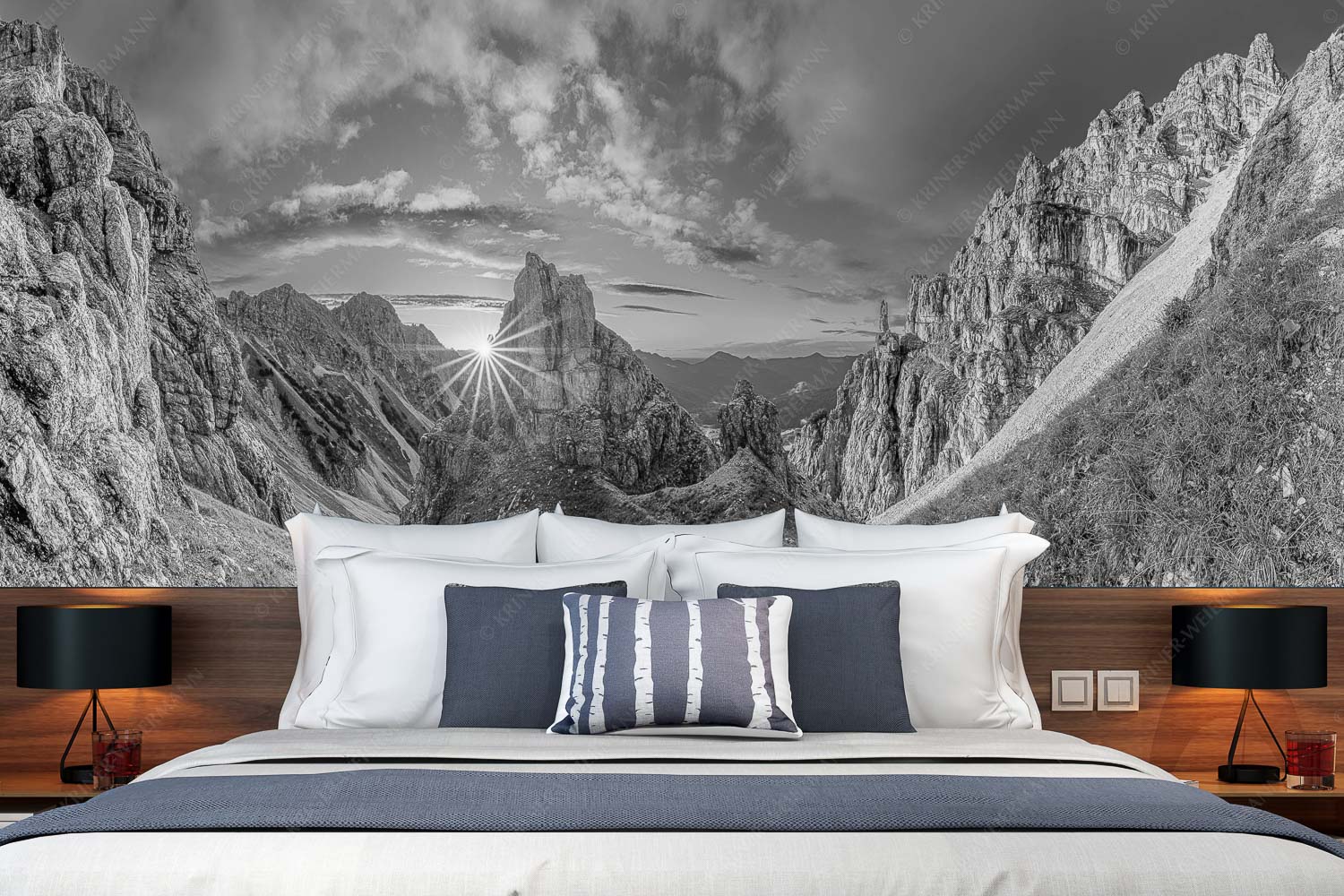 Leuchttürme – Fototapete – Größe ca. 350x140cm, Seitenverhältnis 2,5:1 — Sonnenuntergang im Soierngebirge Letzte Sonnenstrahlen im Bereich der Schöttlkarspitze - Leuchttürme - Fototapete - Größe ca. 350x140cm, Seitenverhältnis 2,5:1 - Sonnenuntergang im Soierngebirge - weitere Infos unter https://www.kriner-weiermann.de