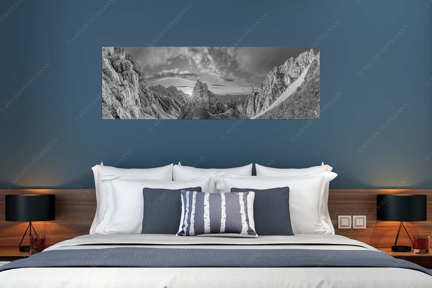 Leuchttürme – Wandbild – Größe ca. 180x60cm, Seitenverhältnis 3:1 — Sonnenuntergang im Soierngebirge Letzte Sonnenstrahlen im Bereich der Schöttlkarspitze - Leuchttürme - Wandbild - Größe ca. 180x60cm, Seitenverhältnis 3:1 - Sonnenuntergang im Soierngebirge - weitere Infos unter https://www.kriner-weiermann.de