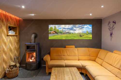 Friedliche Almwiese bei Mittenwald mit Karwendel im Morgenlicht - Oimarisch - Wandbild - Größe ca. 180x60cm, Seitenverhältnis 3:1 - Mittenwald Buckelwiesen Alm - weitere Infos unter https://www.kriner-weiermann.de