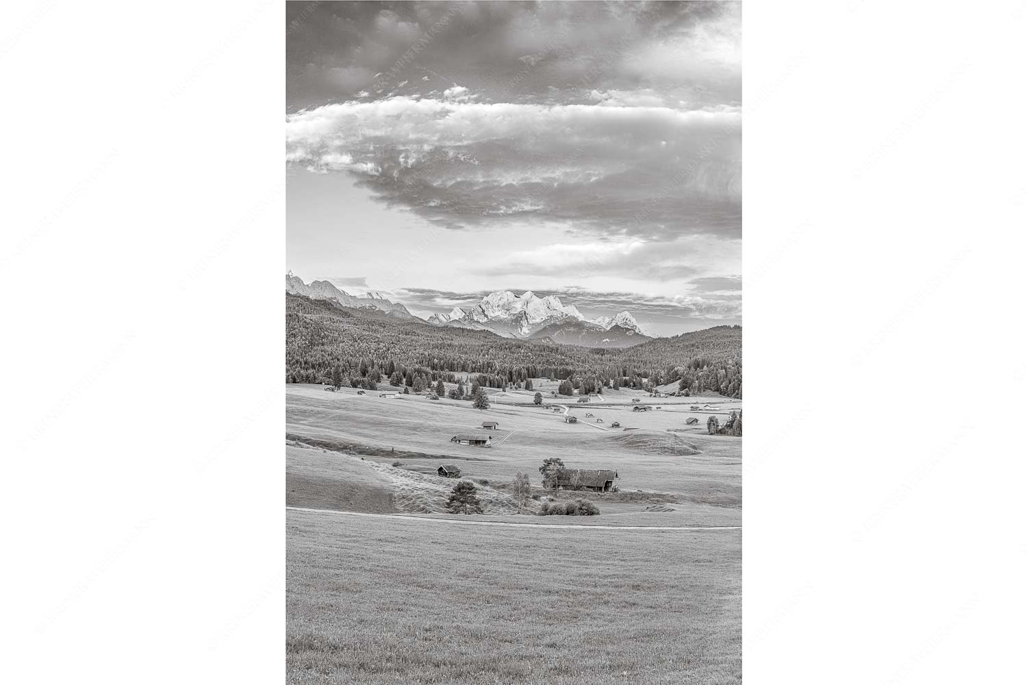 Wunderbares Werdenfels – Seitenverhältnis 2:3 — Karwendel Wetterstein und Estergebirge Erstes Sonnenlicht am Zugspitzmassiv