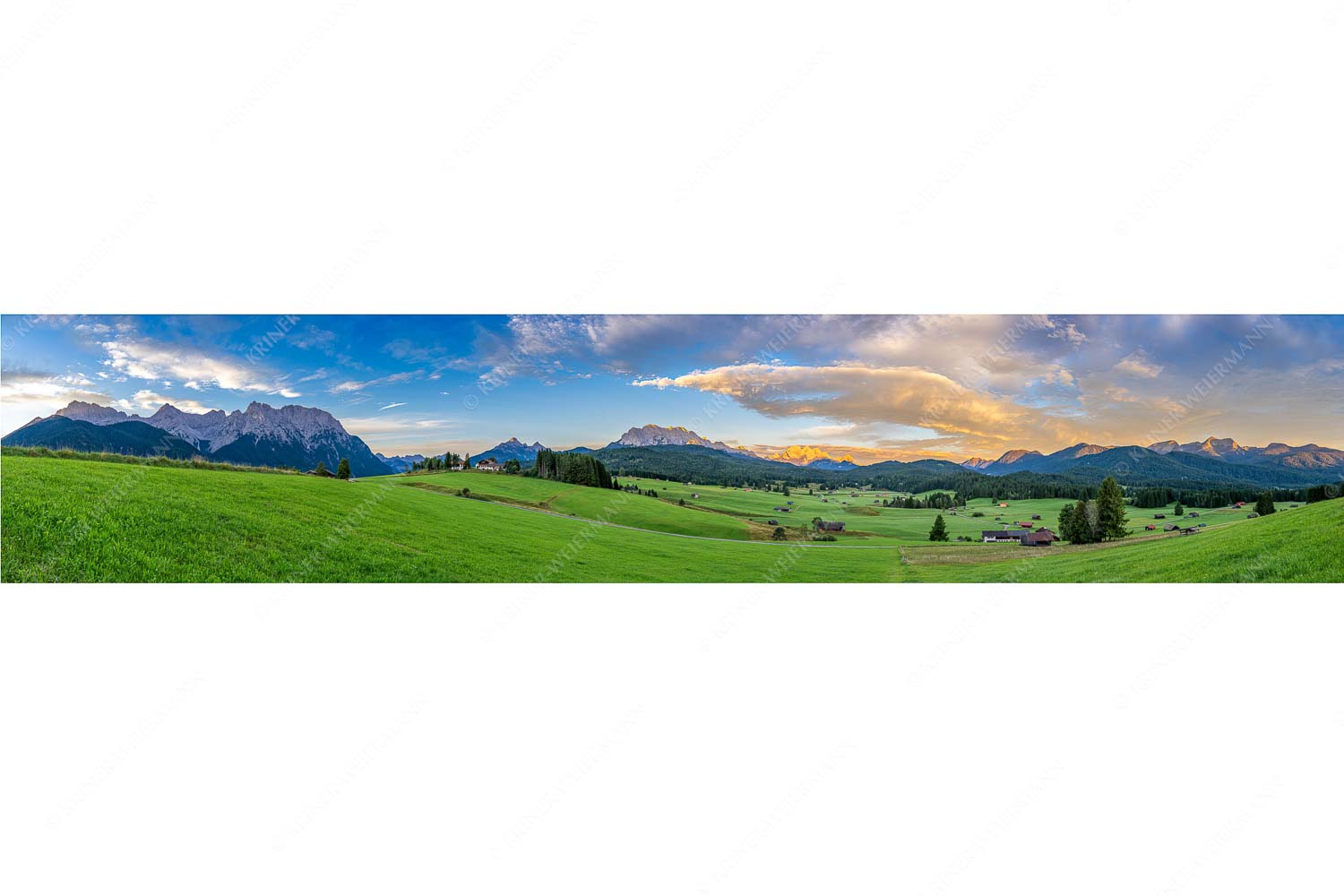 Wunderbares Werdenfels – Seitenverhältnis 5:1 — Karwendel Wetterstein und Estergebirge Erstes Sonnenlicht am Zugspitzmassiv