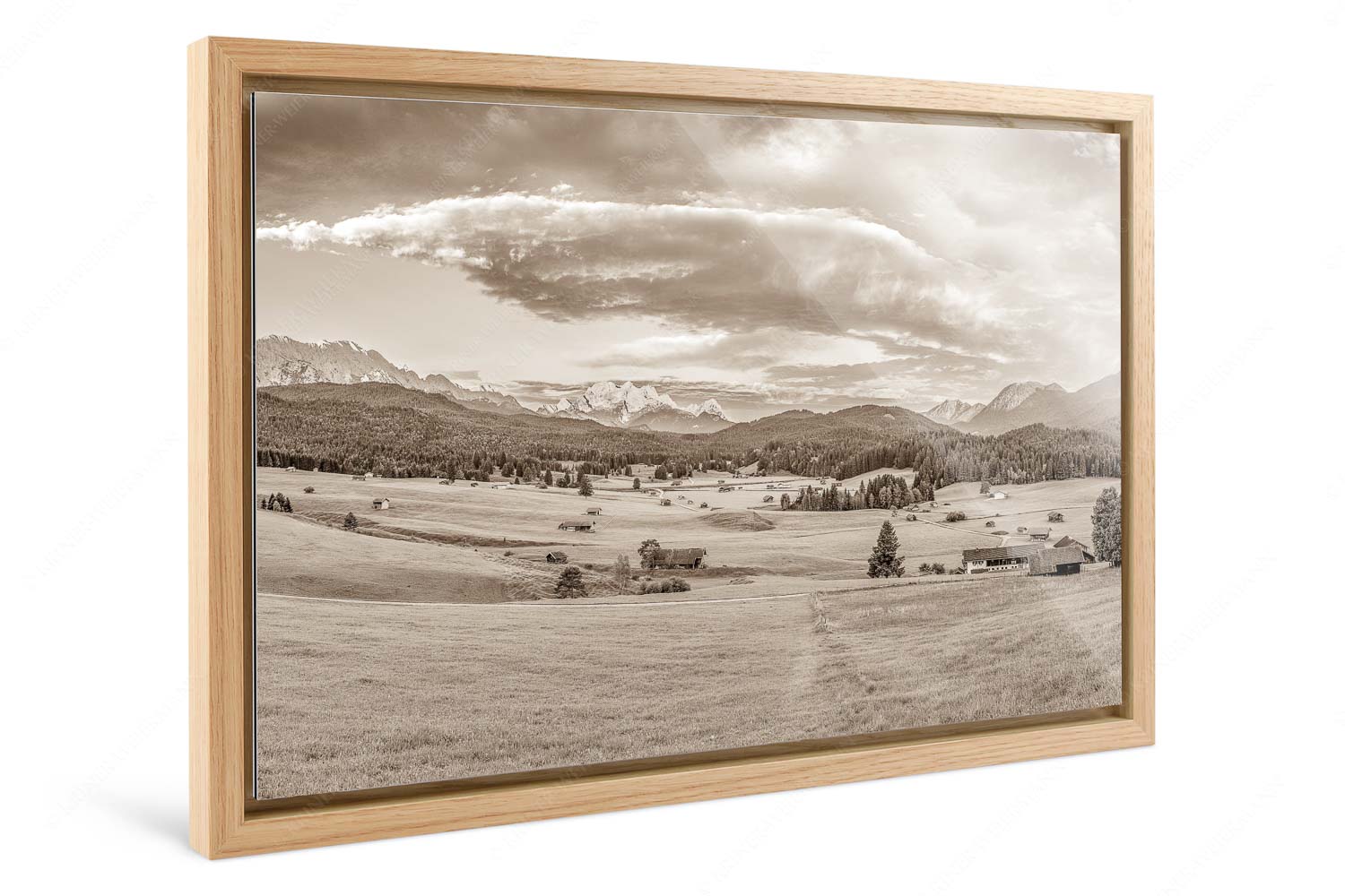 Wunderbares Werdenfels – Foto im Schattenfugen-Rahmen, Seitenverhältnis 3:2 — Karwendel Wetterstein und Estergebirge Erstes Sonnenlicht am Zugspitzmassiv - Wunderbares Werdenfels - Foto im Schattenfugen-Rahmen, Seitenverhältnis 3:2 - Karwendel Wetterstein und Estergebirge - weitere Infos unter https://www.kriner-weiermann.de