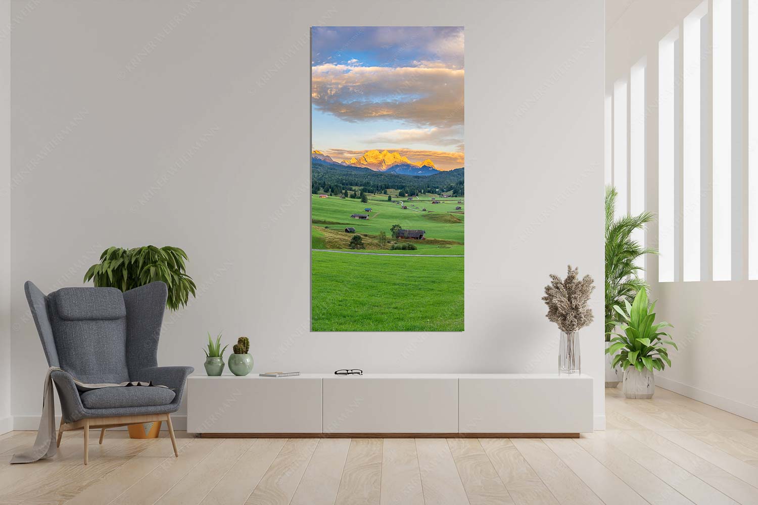 Wunderbares Werdenfels – Wandbild – Größe ca. 90x180cm, Seitenverhältnis 1:2 — Karwendel Wetterstein und Estergebirge Erstes Sonnenlicht am Zugspitzmassiv - Wunderbares Werdenfels - Wandbild - Größe ca. 90x180cm, Seitenverhältnis 1:2 - Karwendel Wetterstein und Estergebirge - weitere Infos unter https://www.kriner-weiermann.de