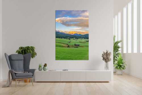 Erstes Sonnenlicht am Zugspitzmassiv - Wunderbares Werdenfels - Wandbild - Größe ca. 120x180cm, Seitenverhältnis 2:3 - Karwendel Wetterstein und Estergebirge - weitere Infos unter https://www.kriner-weiermann.de