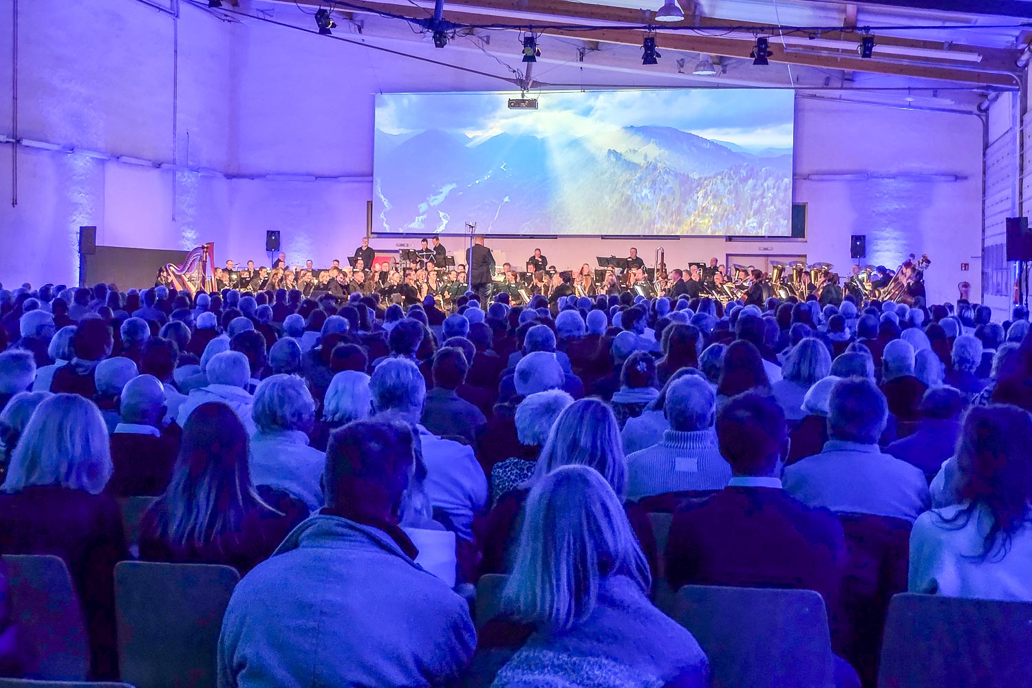Alpensinfonie mit der Stadtkapelle Seligenstadt, begleitet von 350 Bergbildern von Kriner-Weiermann - Multivision - Eine Alpensinfonie - Richard Strauss