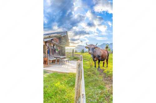 Malerische Almhütte bei Mittenwald mit Karwendel - Almbiente II - Seitenverhältnis 2:3 - Mittenwald Alm Buckelwiesen Karwendel - weitere Infos unter https://www.kriner-weiermann.de