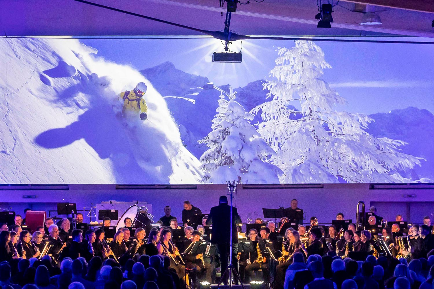 Alpensinfonie mit der Stadtkapelle Seligenstadt, begleitet von 350 Bergbildern von Kriner-Weiermann - Multivision - Eine Alpensinfonie - Richard Strauss