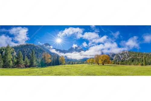 Das Rontal mit dem Stock der Östlichen Karwendelspitze - Extravaganz - Seitenverhältnis 3:1 - Herbstfärbung im Karwendel - weitere Infos unter https://www.kriner-weiermann.de