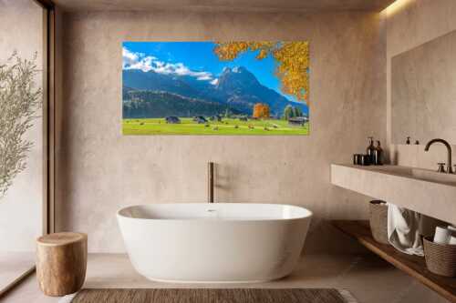 Blick über eine Herbstweide in Garmisch-Partenkirchen zum Wettersteingebirge - Garmischer Herbstidylle - Wandbild - Größe ca. 180x90cm, Seitenverhältnis 2:1 - Alpspitze Waxenstein - weitere Infos unter https://www.kriner-weiermann.de