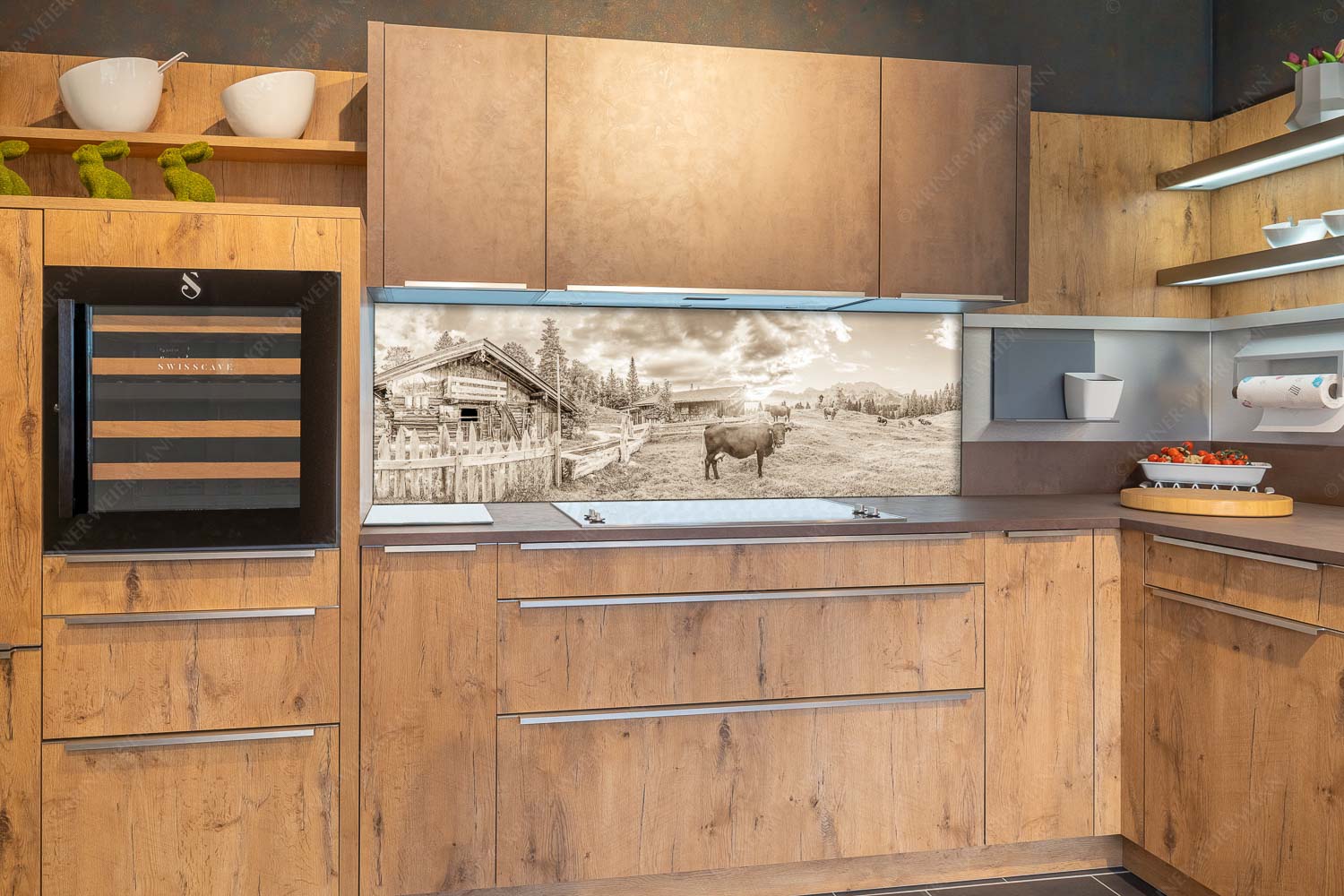 Oimarisch VIII – Küchenrückwand – Größe ca. 180x60cm, Seitenverhältnis 3:1 — Mittenwald Alm Buckelwiesen Karwendel Malerische Almhütte bei Mittenwald mit Karwendel - Oimarisch VIII - Küchenrückwand - Größe ca. 180x60cm, Seitenverhältnis 3:1 - Mittenwald Alm Buckelwiesen Karwendel - weitere Infos unter https://www.kriner-weiermann.de