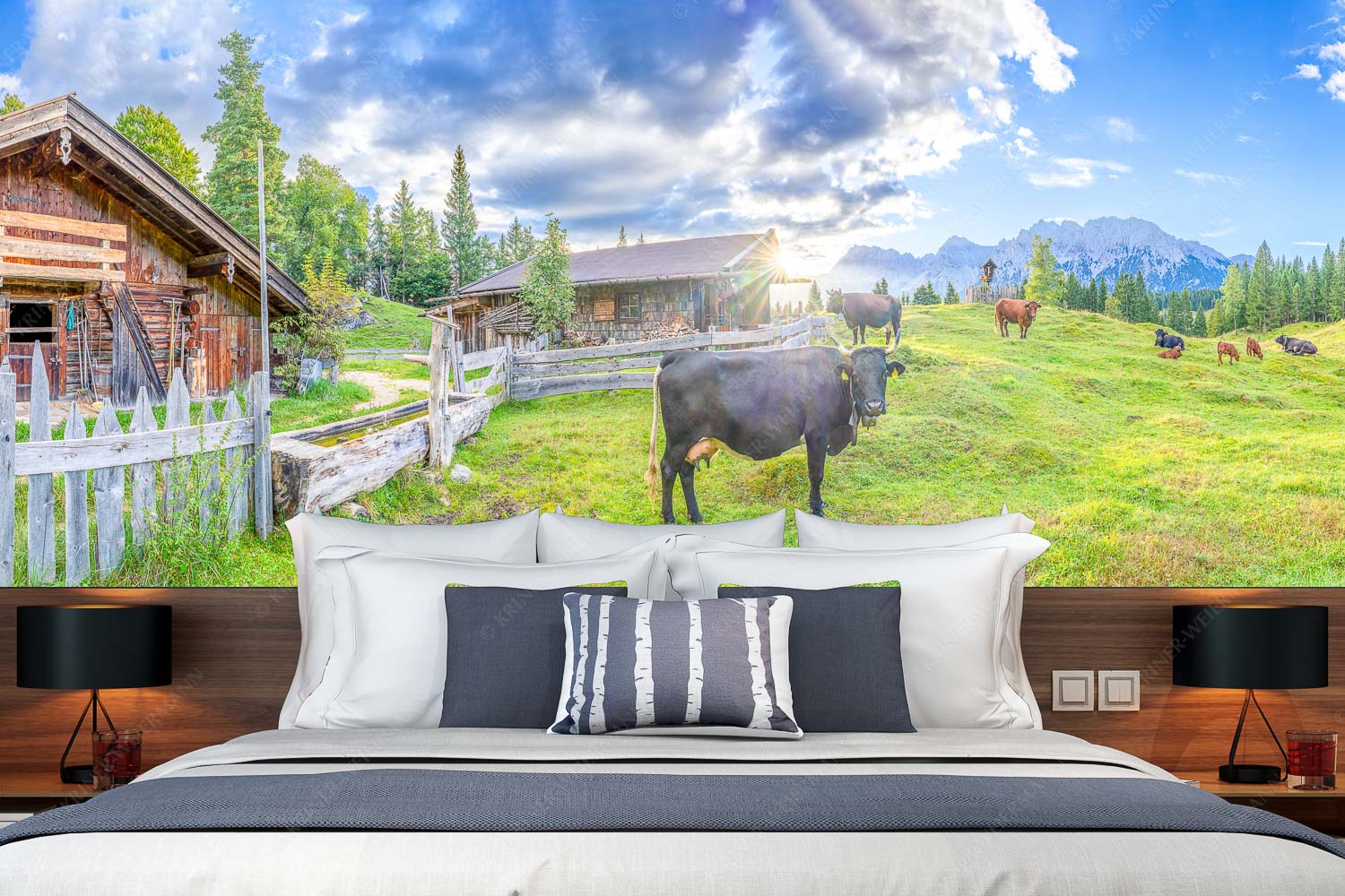 Oimarisch VIII – Fototapete – Größe ca. 350x140cm, Seitenverhältnis 2,5:1 — Mittenwald Alm Buckelwiesen Karwendel Malerische Almhütte bei Mittenwald mit Karwendel - Oimarisch VIII - Fototapete - Größe ca. 350x140cm, Seitenverhältnis 2,5:1 - Mittenwald Alm Buckelwiesen Karwendel - weitere Infos unter https://www.kriner-weiermann.de