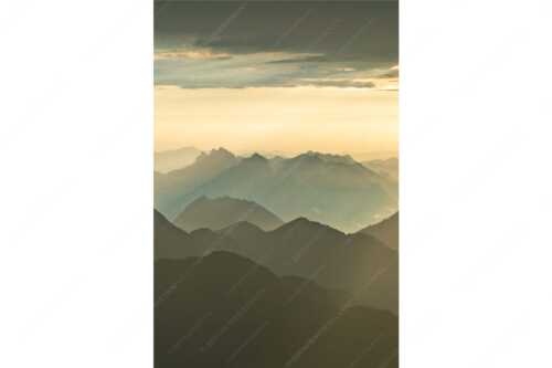 Blick von der Zugspitze über Thannheimer Berge in den Sonnenuntergang - Shining - Seitenverhältnis 2:3 - Silhouetten Abendstimmung auf der Zugspitze - weitere Infos unter https://www.kriner-weiermann.de