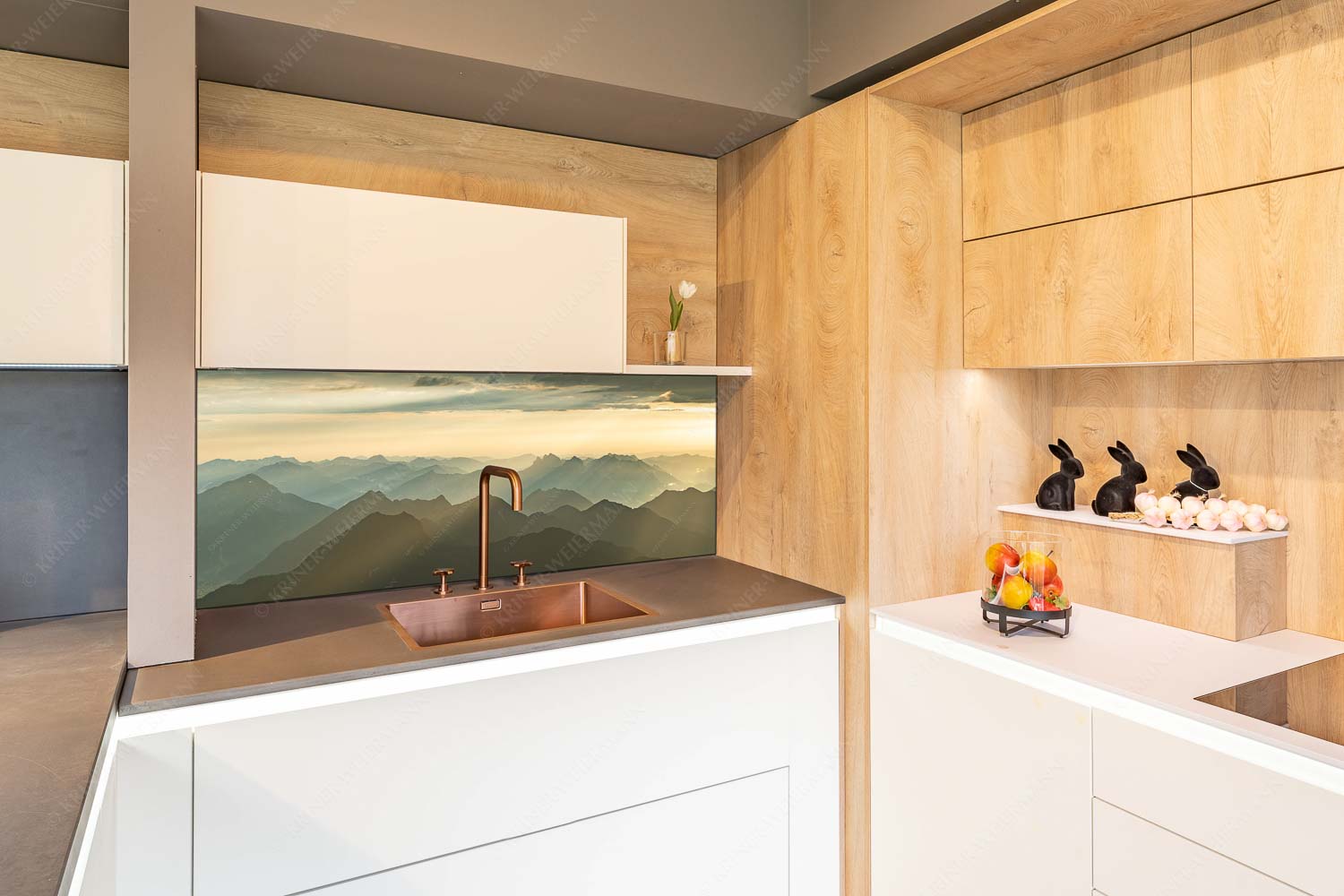 Shining – Küchenrückwand – Größe ca. 150x60cm, Seitenverhältnis 2,5:1 — Silhouetten Abendstimmung auf der Zugspitze Blick von der Zugspitze über Thannheimer Berge in den Sonnenuntergang - Shining - Küchenrückwand - Größe ca. 150x60cm, Seitenverhältnis 2,5:1 - Silhouetten Abendstimmung auf der Zugspitze - weitere Infos unter https://www.kriner-weiermann.de