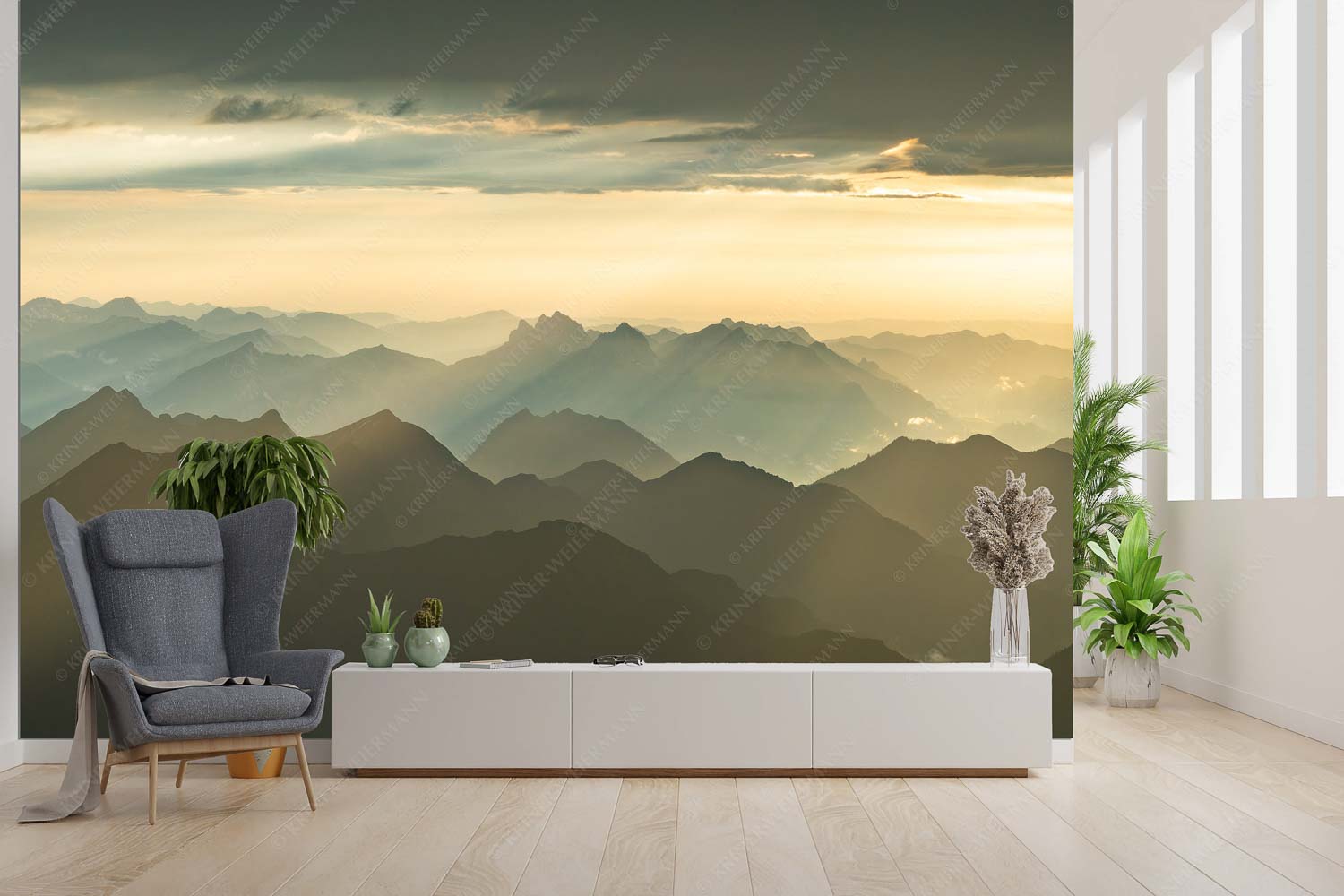 Blick von der Zugspitze über Thannheimer Berge in den Sonnenuntergang - Shining - Fototapete - Größe ca. 300x200cm, Seitenverhältnis 3:2 - Silhouetten Abendstimmung auf der Zugspitze - weitere Infos unter https://www.kriner-weiermann.de