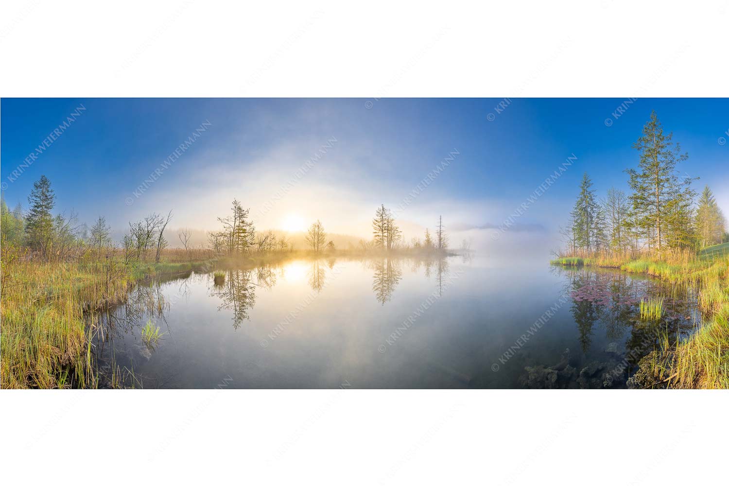Blick über den Barmsee zum Sonnenaufgang im Soierngebirge - Barmseenebel - Seitenverhältnis 2,5:1 - Barmsee Krün - weitere Infos unter https://www.kriner-weiermann.de
