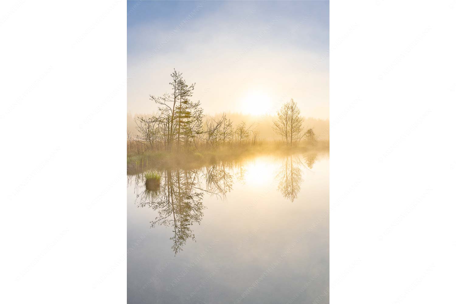 Blick über den Barmsee zum Sonnenaufgang im Soierngebirge - Barmseenebel - Seitenverhältnis 2:3 - Barmsee Krün - weitere Infos unter https://www.kriner-weiermann.de