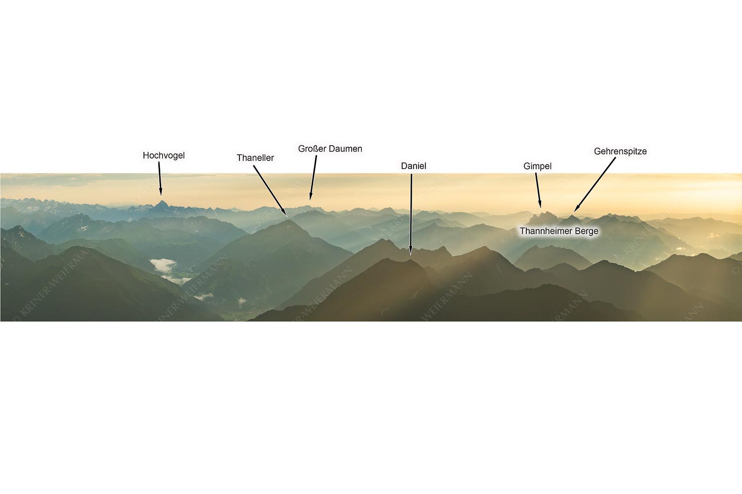 Shining — Blick von der Zugspitze über Thannheimer Berge in den Sonnenuntergang - Shining -