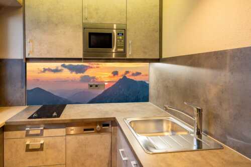 Sonnenaufgang über dem Karwendel mit Soiernspitze, Wörner und Hochkarspitze - Feuerball erwacht - Küchenrückwand - Größe ca. 150x60cm, Seitenverhältnis 2,5:1 - Karwendel Sonnenaufgang Soiernspitze Wörner - weitere Infos unter https://www.kriner-weiermann.de