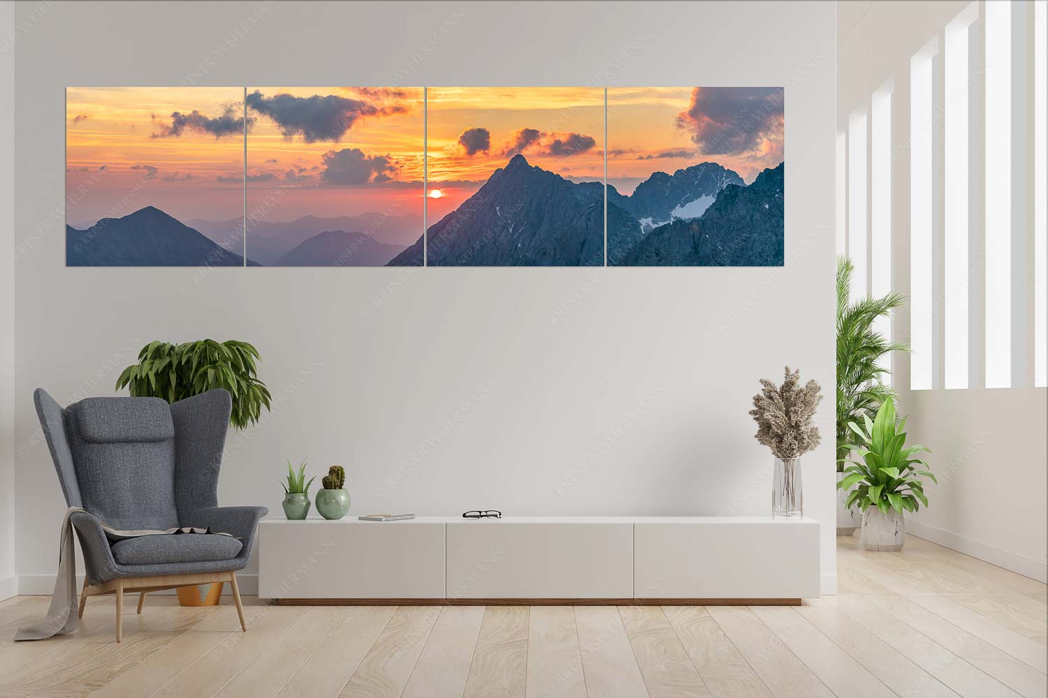 Feuerball erwacht – Wandbild – 4er Split, Größe ca. 280x70cm, Seitenverhältnis 4:1 — Karwendel Sonnenaufgang Soiernspitze Wörner Sonnenaufgang über dem Karwendel mit Soiernspitze, Wörner und Hochkarspitze - Feuerball erwacht - Wandbild - 4er Split, Größe ca. 280x70cm, Seitenverhältnis 4:1 - Karwendel Sonnenaufgang Soiernspitze Wörner - weitere Infos unter https://www.kriner-weiermann.de