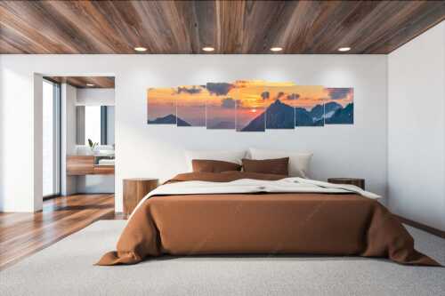 Sonnenaufgang über dem Karwendel mit Soiernspitze, Wörner und Hochkarspitze - Feuerball erwacht - Wandbild - 7er Split, Größe ca. 300x75cm, Seitenverhältnis 4:1 - Karwendel Sonnenaufgang Soiernspitze Wörner - weitere Infos unter https://www.kriner-weiermann.de