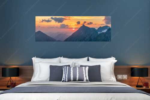 Sonnenaufgang über dem Karwendel mit Soiernspitze, Wörner und Hochkarspitze - Feuerball erwacht - Wandbild - Größe ca. 180x60cm, Seitenverhältnis 3:1 - Karwendel Sonnenaufgang Soiernspitze Wörner - weitere Infos unter https://www.kriner-weiermann.de