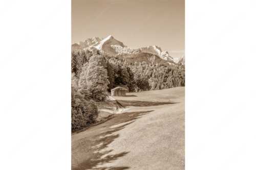 Wiesen bei Wamberg mit Blick zum Zugspitzmassiv - Herbstanfang - Seitenverhältnis 2:3 - Alpspitze Zugspitze Waxenstein - weitere Infos unter https://www.kriner-weiermann.de