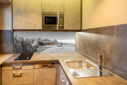 Wiesen bei Wamberg mit Blick zum Zugspitzmassiv - Herbstanfang - Küchenrückwand - Größe ca. 150x60cm, Seitenverhältnis 2,5:1 - Alpspitze Zugspitze Waxenstein - weitere Infos unter https://www.kriner-weiermann.de