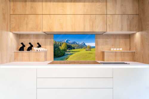 Wiesen bei Wamberg mit Blick zum Zugspitzmassiv - Herbstanfang - Küchenspiegel - Größe ca. 90x60cm, Seitenverhältnis 3:2 - Alpspitze Zugspitze Waxenstein - weitere Infos unter https://www.kriner-weiermann.de