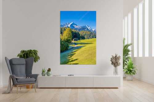 Wiesen bei Wamberg mit Blick zum Zugspitzmassiv - Herbstanfang - Wandbild - Größe ca. 120x180cm, Seitenverhältnis 2:3 - Alpspitze Zugspitze Waxenstein - weitere Infos unter https://www.kriner-weiermann.de