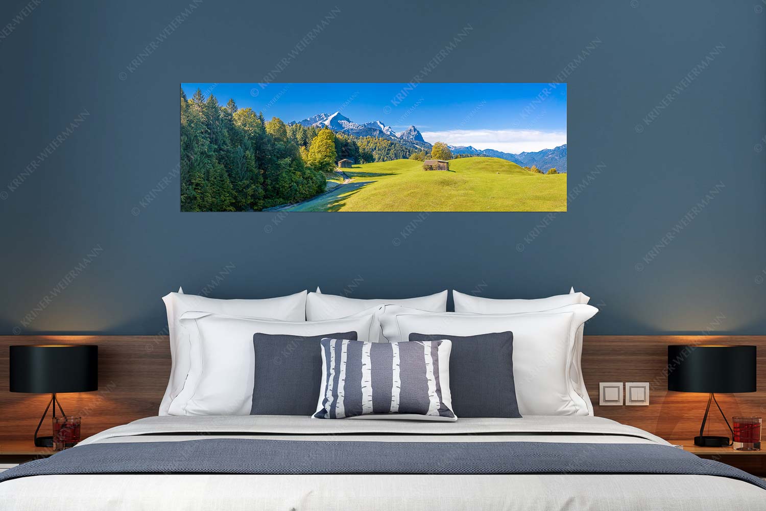 Herbstanfang – Wandbild – Größe ca. 180x60cm, Seitenverhältnis 3:1 — Alpspitze Zugspitze Waxenstein Wiesen bei Wamberg mit Blick zum Zugspitzmassiv - Herbstanfang - Wandbild - Größe ca. 180x60cm, Seitenverhältnis 3:1 - Alpspitze Zugspitze Waxenstein - weitere Infos unter https://www.kriner-weiermann.de