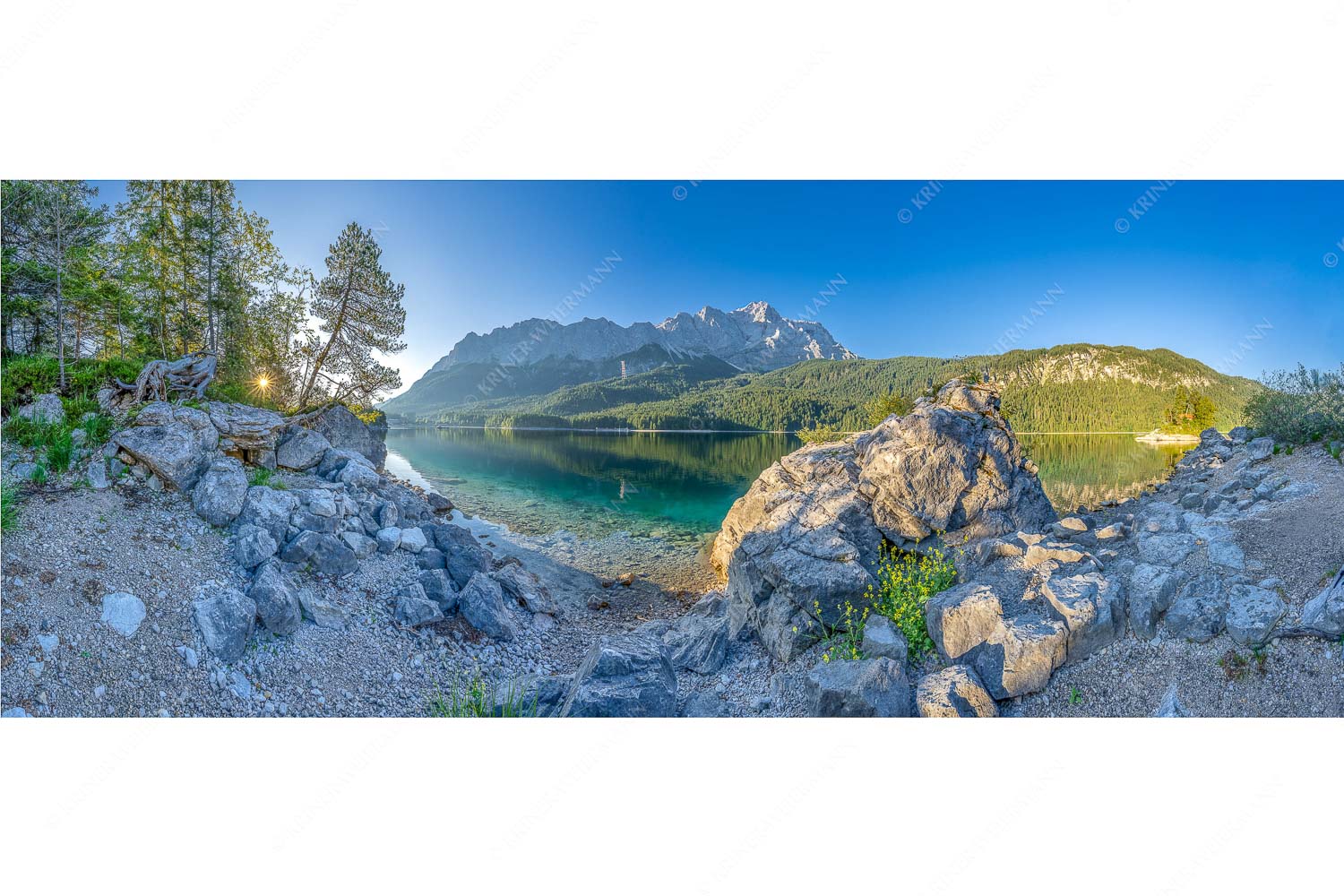 Blick über den Eibsee zur Zugspitze - Ruhe vor dem Sturm - Seitenverhältnis 2,5:1 - Eibsee Zugspitze Wetterstein - weitere Infos unter https://www.kriner-weiermann.de
