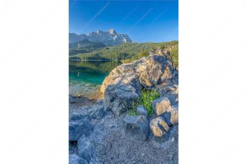 Blick über den Eibsee zur Zugspitze - Ruhe vor dem Sturm - Seitenverhältnis 2:3 - Eibsee Zugspitze Wetterstein - weitere Infos unter https://www.kriner-weiermann.de