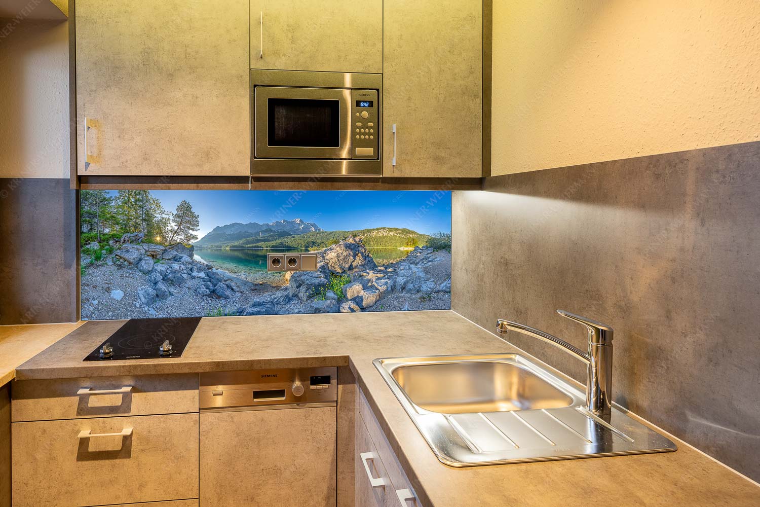 Blick über den Eibsee zur Zugspitze - Ruhe vor dem Sturm - Küchenrückwand - Größe ca. 150x60cm, Seitenverhältnis 2,5:1 - Eibsee Zugspitze Wetterstein - weitere Infos unter https://www.kriner-weiermann.de