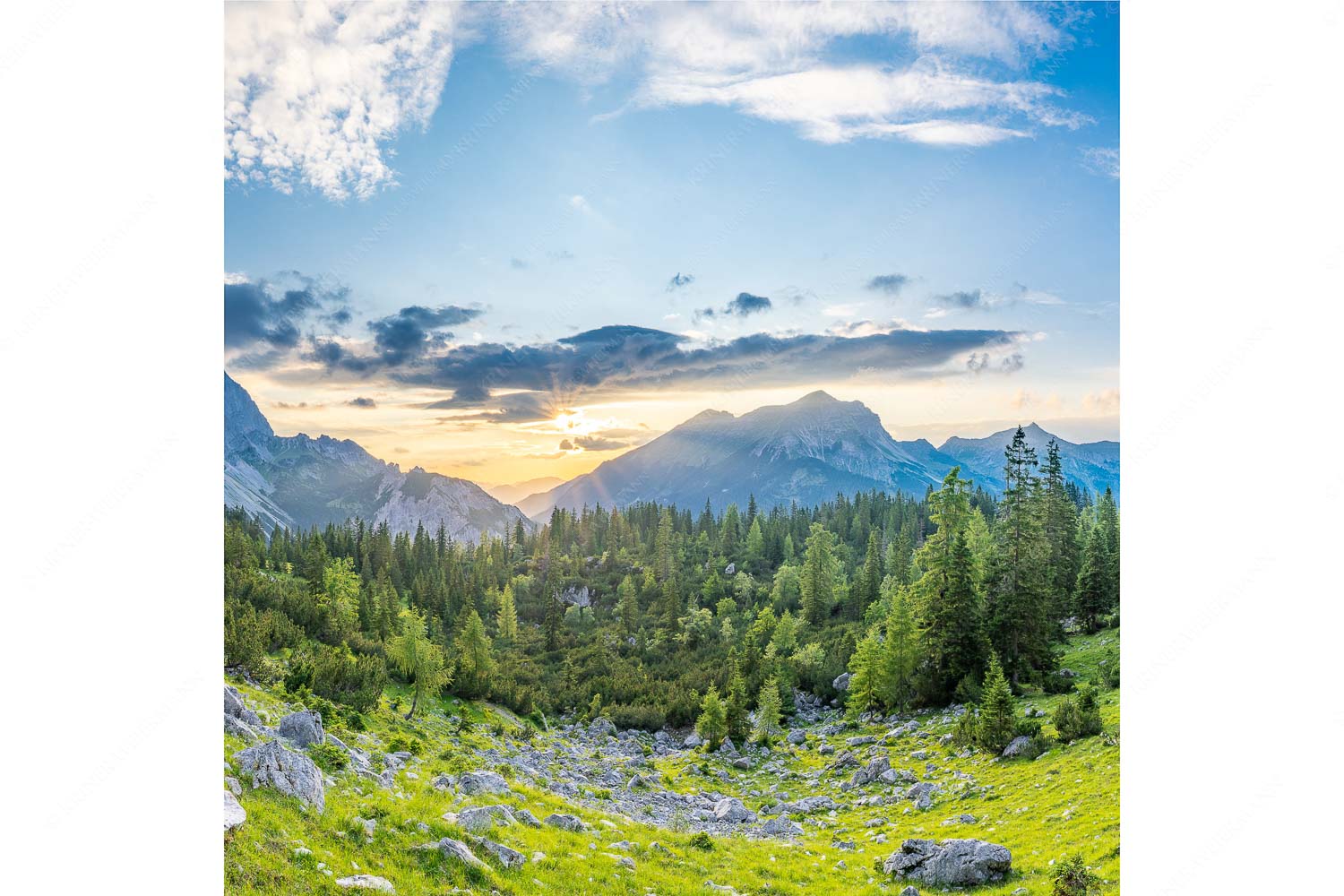 Blick zum Sonnenuntergang an der Reißenden Lahnspitze