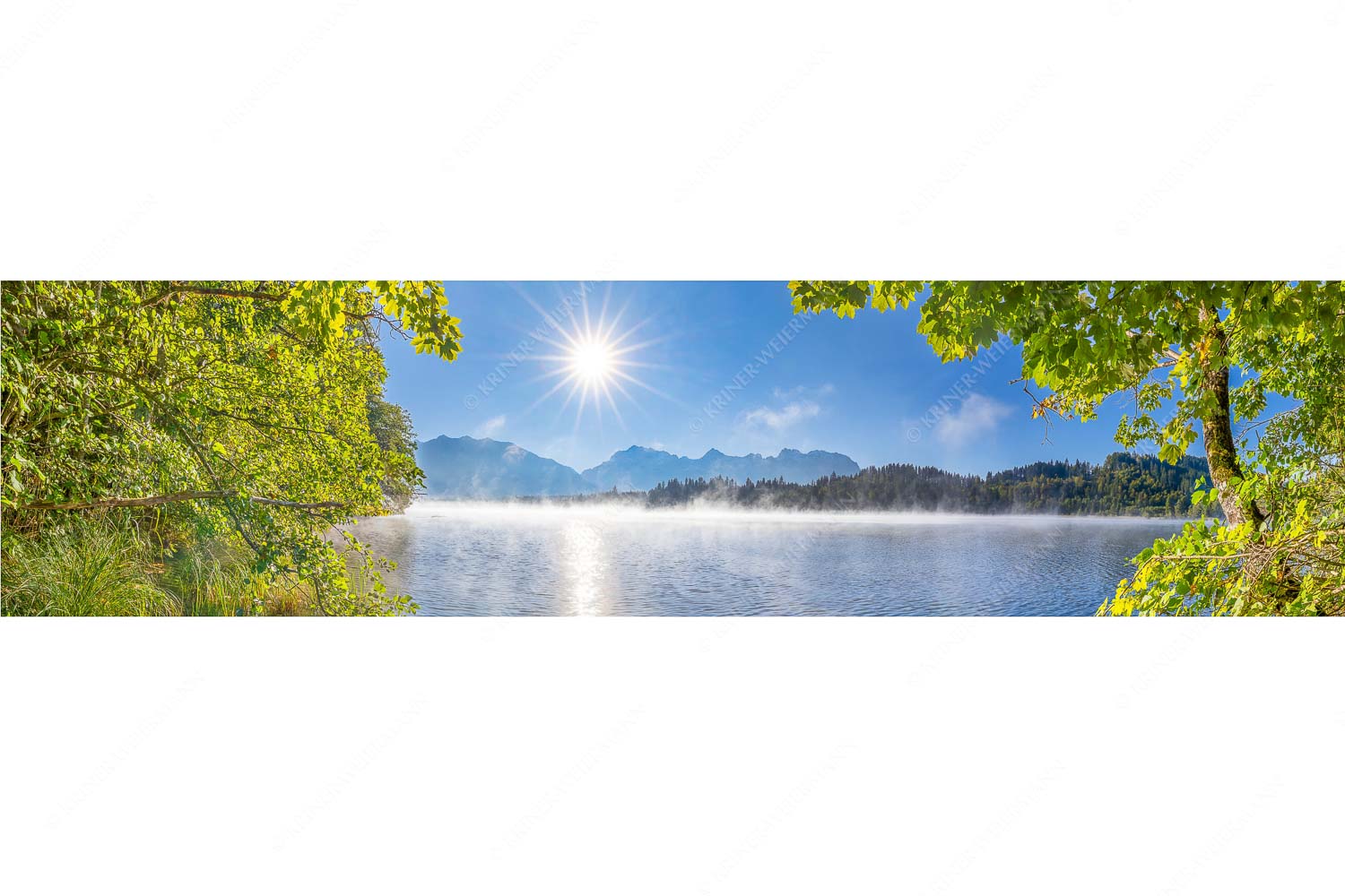 Morgennebel über dem Barmsee mit Karwendel-Silhouette