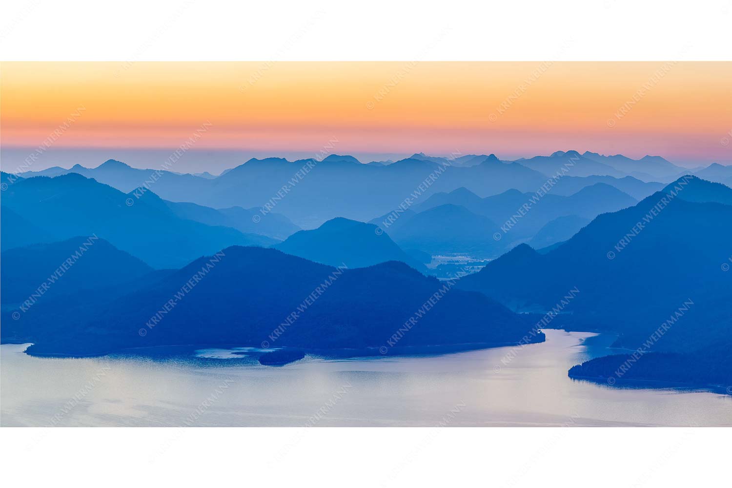 Blick über den Walchensee zur Benediktenwand und der Jachenau - Walchenseesilhouetten - Seitenverhältnis 2:1 - Walchensee Jachenau Benediktenwand - weitere Infos unter https://www.kriner-weiermann.de