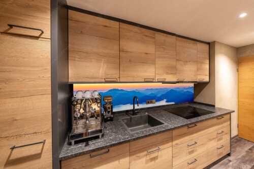 Blick über den Walchensee zur Benediktenwand und der Jachenau - Walchenseesilhouetten - Küchenspiegel - Größe ca. 270x54cm, Seitenverhältnis 5:1 - Walchensee Jachenau Benediktenwand - weitere Infos unter https://www.kriner-weiermann.de