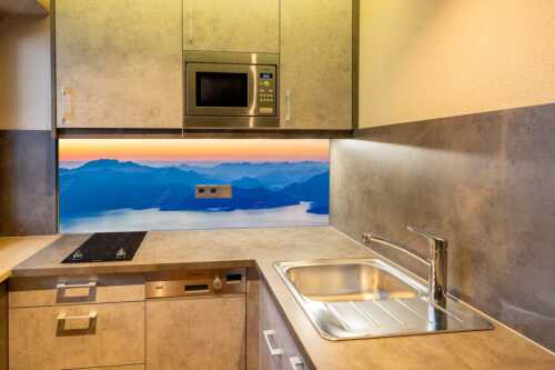 Blick über den Walchensee zur Benediktenwand und der Jachenau - Walchenseesilhouetten - Küchenrückwand - Größe ca. 150x60cm, Seitenverhältnis 2,5:1 - Walchensee Jachenau Benediktenwand - weitere Infos unter https://www.kriner-weiermann.de