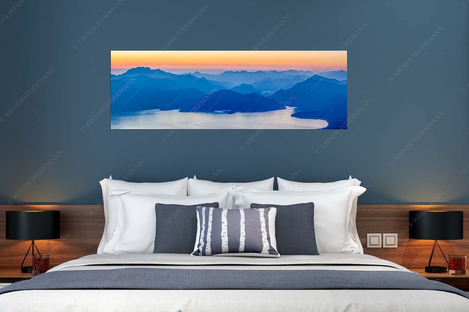 Walchenseesilhouetten – Wandbild – Größe ca. 180x60cm, Seitenverhältnis 3:1 — Walchensee Jachenau Benediktenwand Blick über den Walchensee zur Benediktenwand und der Jachenau - Walchenseesilhouetten - Wandbild - Größe ca. 180x60cm, Seitenverhältnis 3:1 - Walchensee Jachenau Benediktenwand - weitere Infos unter https://www.kriner-weiermann.de