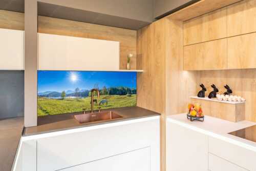 Zwei Pferde auf Herbstweide vor dem Geroldsee mit Blick zum Wörner im Karwendel - Zwischen Pferd und Berg - Küchenrückwand - Größe ca. 150x60cm, Seitenverhältnis 2,5:1 - Geroldsee Karwendel - weitere Infos unter https://www.kriner-weiermann.de