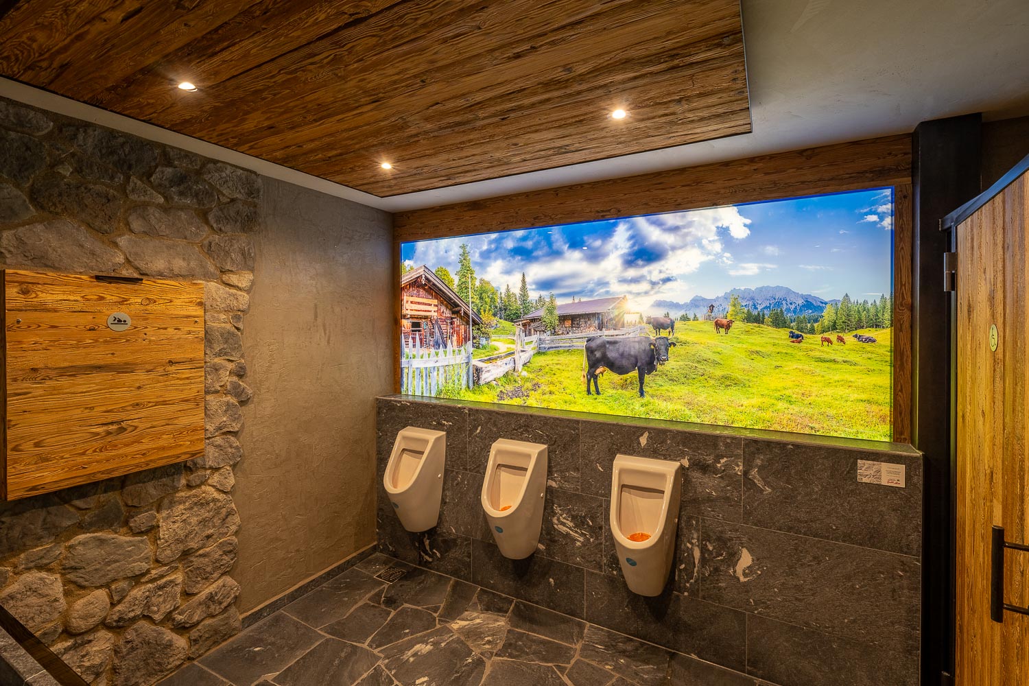 Bildmotiv -Oimarisch- Malerische Alm bei Mittenwald mit Karwendel - Gröblalm Mittenwald - LED-Leuchtbild im ESG Schutzglas