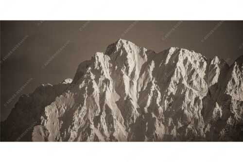 Winterlicher Wörner im Karwendel bei Sonnenuntergang - Alaska Style - Seitenverhältnis 2:1 - Karwendel-Wörner - weitere Infos unter https://www.kriner-weiermann.de