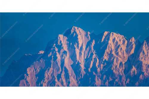 Schneemassen an den Wänden des Wörners bei Sonnenuntergang - Alaska Style - Seitenverhältnis 2:1 - Wörner Karwendel - weitere Infos unter https://www.kriner-weiermann.de