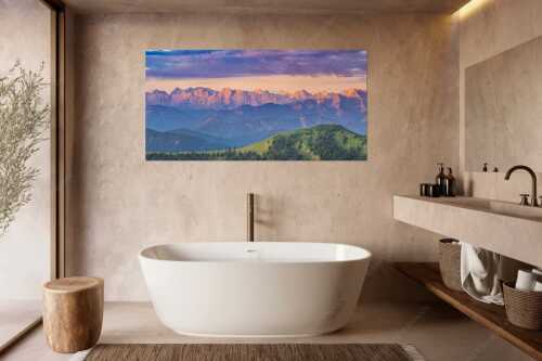 Panoramablick auf die Nordwände des Karwendels im ersten Morgenlicht - Karwendel Erwacht - Wandbild - Größe ca. 180x90cm, Seitenverhältnis 2:1 - Alpines Morgenpanorama - weitere Infos unter https://www.kriner-weiermann.de