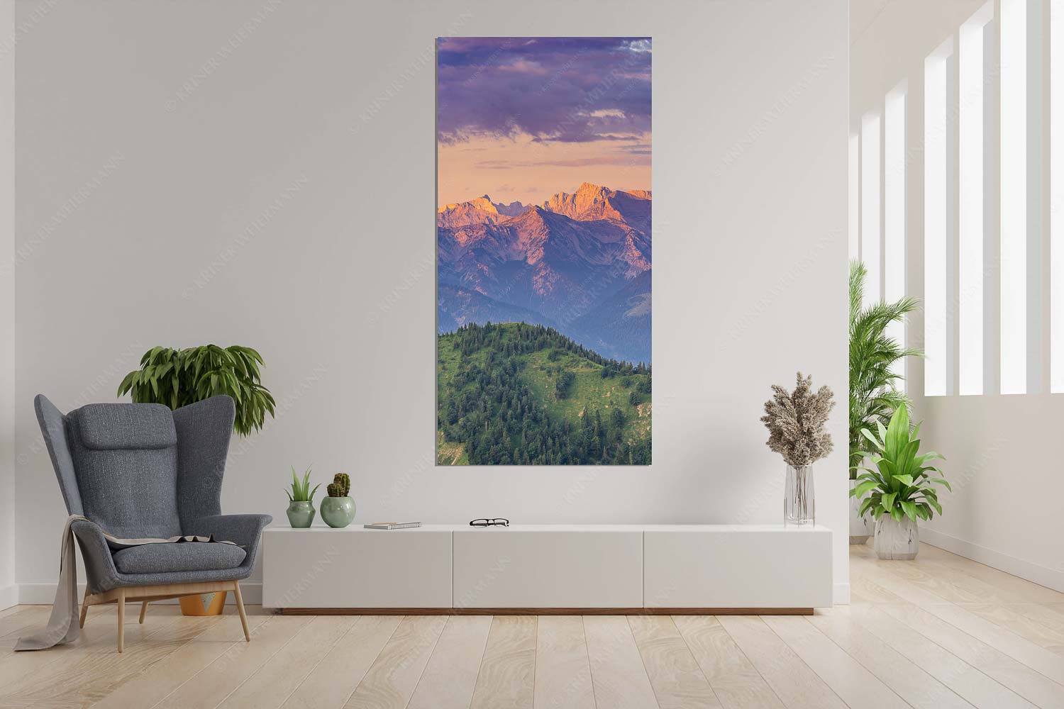 Karwendel Erwacht – Wandbild – Größe ca. 90x180cm, Seitenverhältnis 1:2 — Alpines Morgenpanorama Panoramablick auf die Nordwände des Karwendels im ersten Morgenlicht - Karwendel Erwacht - Wandbild - Größe ca. 90x180cm, Seitenverhältnis 1:2 - Alpines Morgenpanorama - weitere Infos unter https://www.kriner-weiermann.de