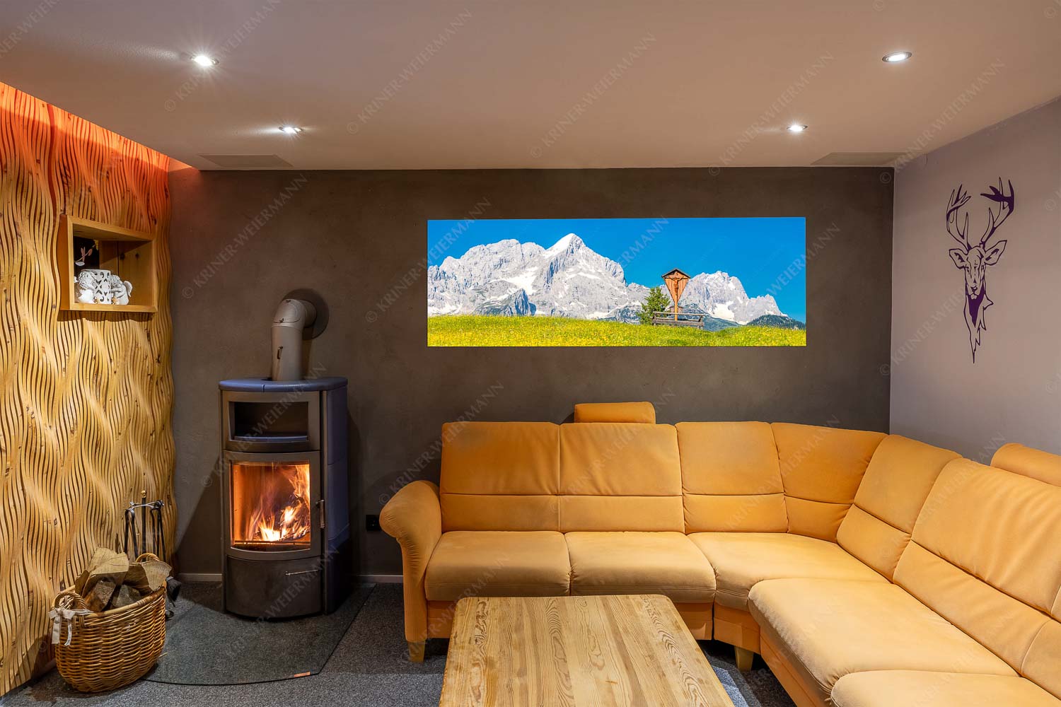 Wegkreuz – Wandbild – Größe ca. 180x60cm, Seitenverhältnis 3: — Alpine Kulturlandschaft Alpspitze Zugspitze Blick über Blumenwiese am Eckbauer zum Zugspitzmassiv - Wegkreuz - Wandbild - Größe ca. 180x60cm, Seitenverhältnis 3: - Alpine Kulturlandschaft Alpspitze Zugspitze - weitere Infos unter https://www.kriner-weiermann.de
