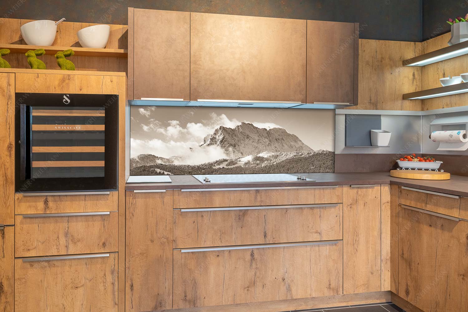Wetterstein-Rendezvous – Küchenrückwand – Größe ca. 180x60cm, Seitenverhältnis 3:1 — Hoher Kranzberg mit Wettersteinspitzen Nach Neuschneefällen präsentieren sich das Kranzberggebiet mit den hoch aufragenden Wettersteinwänden - Wetterstein-Rendezvous - Küchenrückwand - Größe ca. 180x60cm, Seitenverhältnis 3:1 - Hoher Kranzberg mit Wettersteinspitzen - weitere Infos unter https://www.kriner-weiermann.de