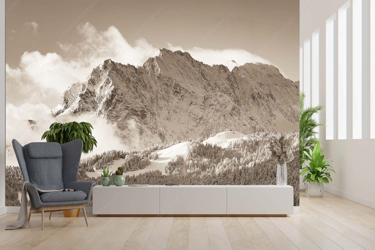 Wetterstein-Rendezvous – Fototapete – Größe ca. 300x200cm, Seitenverhältnis 3:2 — Hoher Kranzberg mit Wettersteinspitzen Nach Neuschneefällen präsentieren sich das Kranzberggebiet mit den hoch aufragenden Wettersteinwänden - Wetterstein-Rendezvous - Fototapete - Größe ca. 300x200cm, Seitenverhältnis 3:2 - Hoher Kranzberg mit Wettersteinspitzen - weitere Infos unter https://www.kriner-weiermann.de