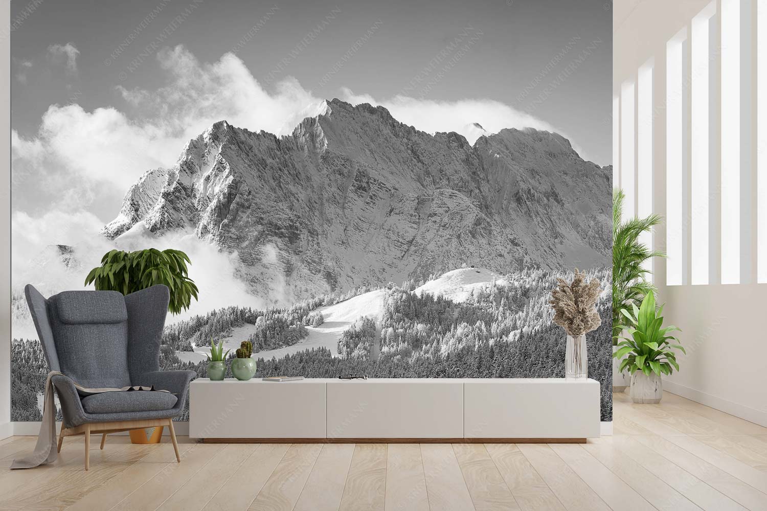 Wetterstein-Rendezvous – Fototapete – Größe ca. 300x200cm, Seitenverhältnis 3:2 — Hoher Kranzberg mit Wettersteinspitzen Nach Neuschneefällen präsentieren sich das Kranzberggebiet mit den hoch aufragenden Wettersteinwänden - Wetterstein-Rendezvous - Fototapete - Größe ca. 300x200cm, Seitenverhältnis 3:2 - Hoher Kranzberg mit Wettersteinspitzen - weitere Infos unter https://www.kriner-weiermann.de