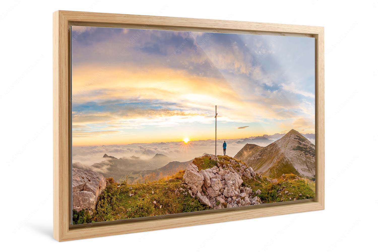 Morgenstimmung im Estergebirge - Glücksmoment II - Foto im Schattenfugen-Rahmen, Seitenverhältnis 3:2 - Sonnenaufgang Krottenkopf - weitere Infos unter https://www.kriner-weiermann.de